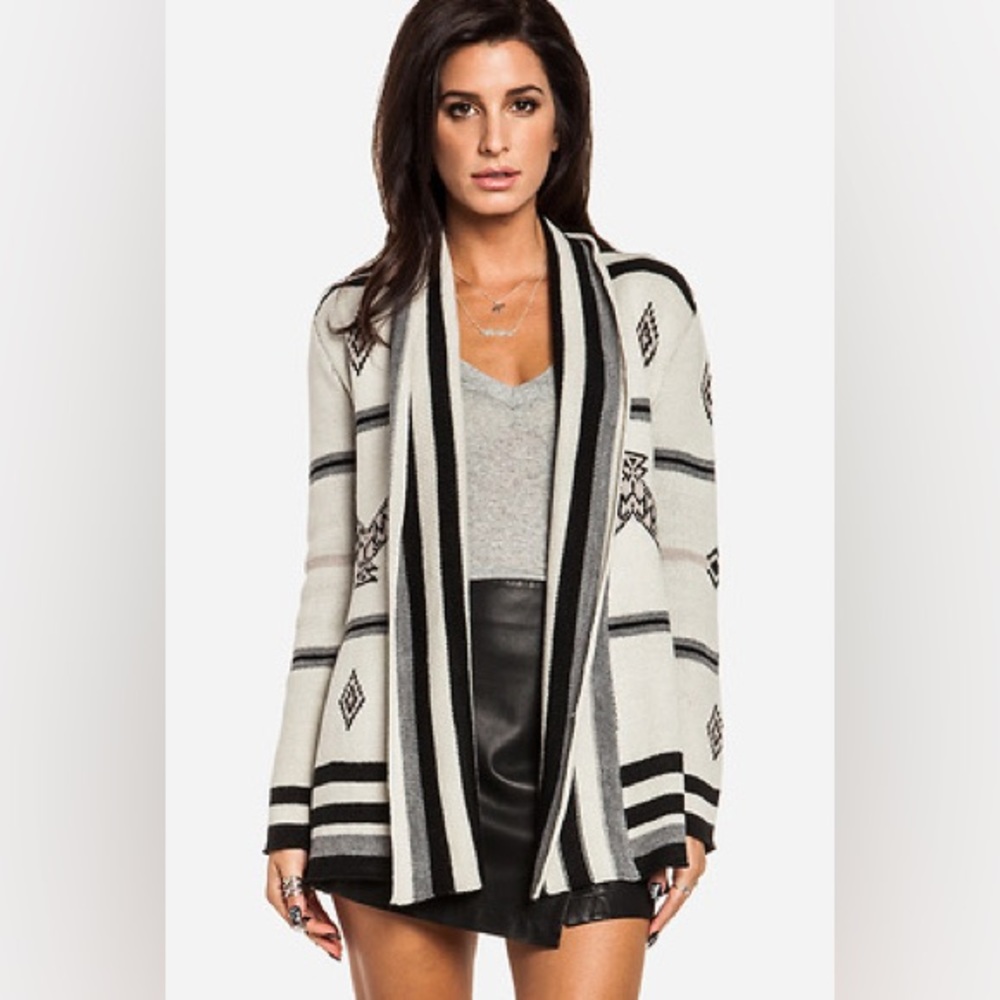 BB DAKOTA ROLLY‎ SWEATER